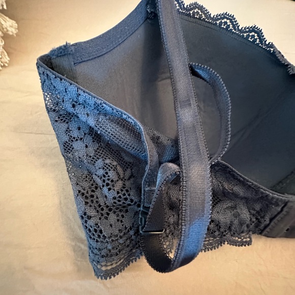 Victoria’s Secret bras set - Picture 2 of 8